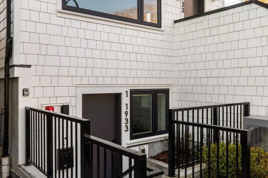 1 1933 Templeton Drive