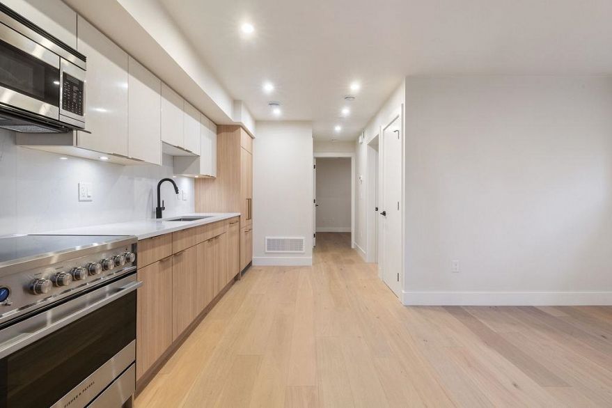 1 1933 Templeton Drive