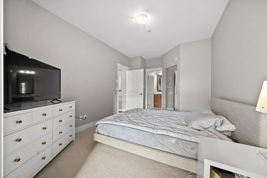 300 6328 Larkin Drive