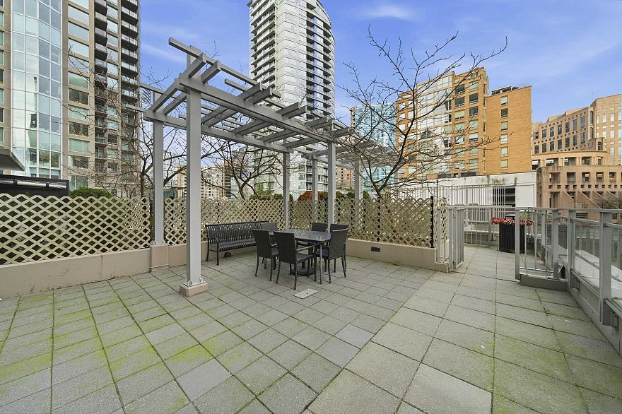 1503 888 Homer Street