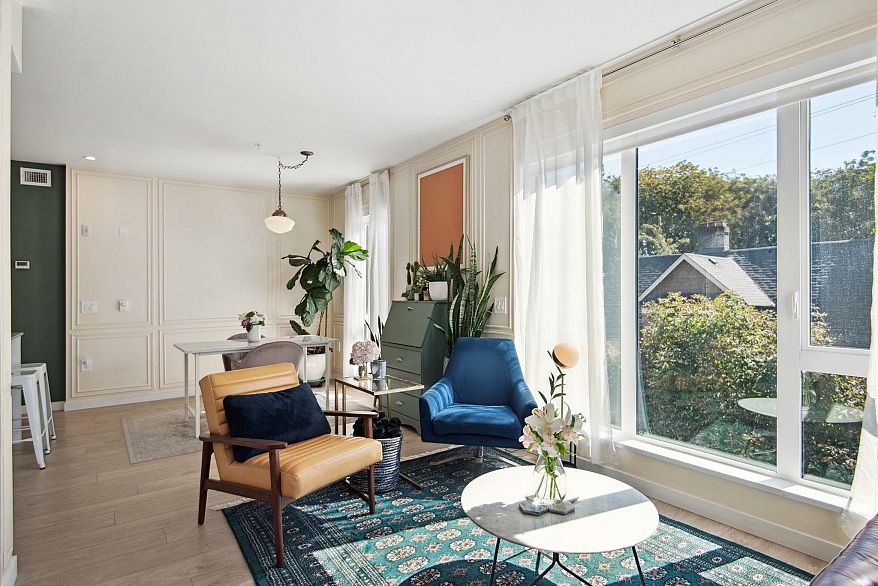 321 2520 Guelph Street