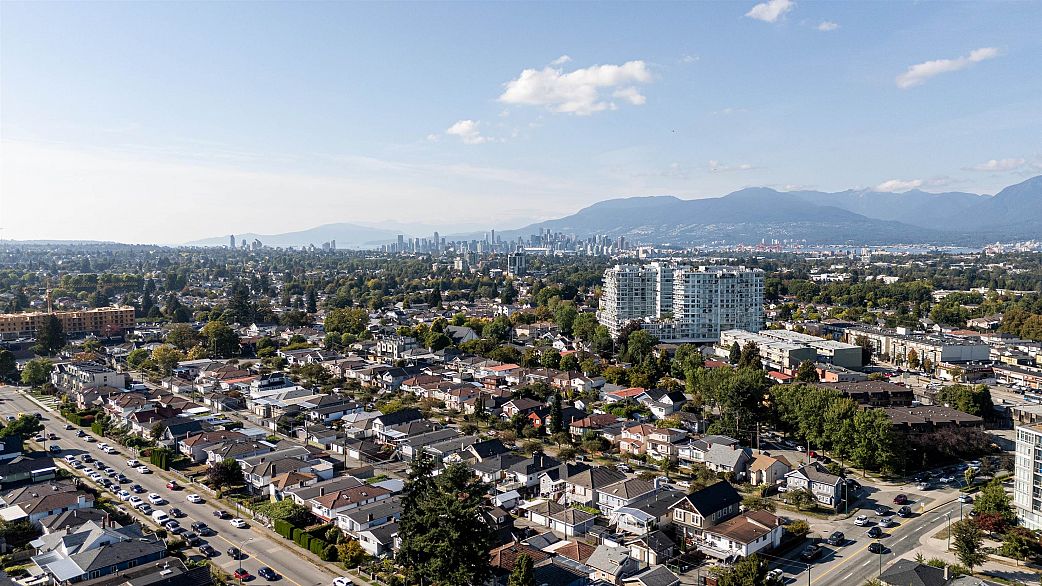 102 2329 E 34th Avenue