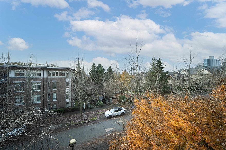 300 6328 Larkin Drive