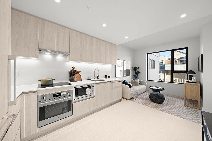 212 4928 Quebec Street