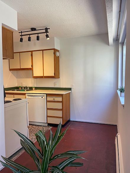 210 1050 Jervis Street