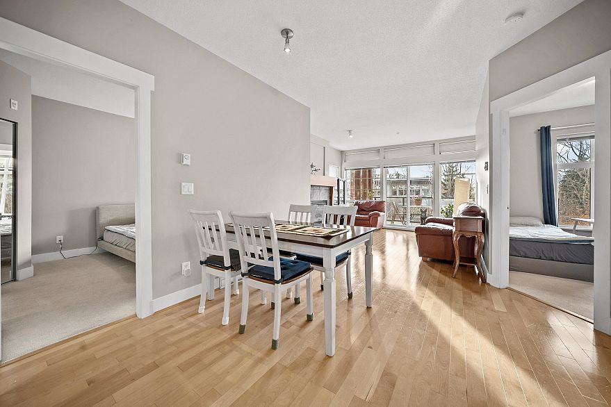 300 6328 Larkin Drive