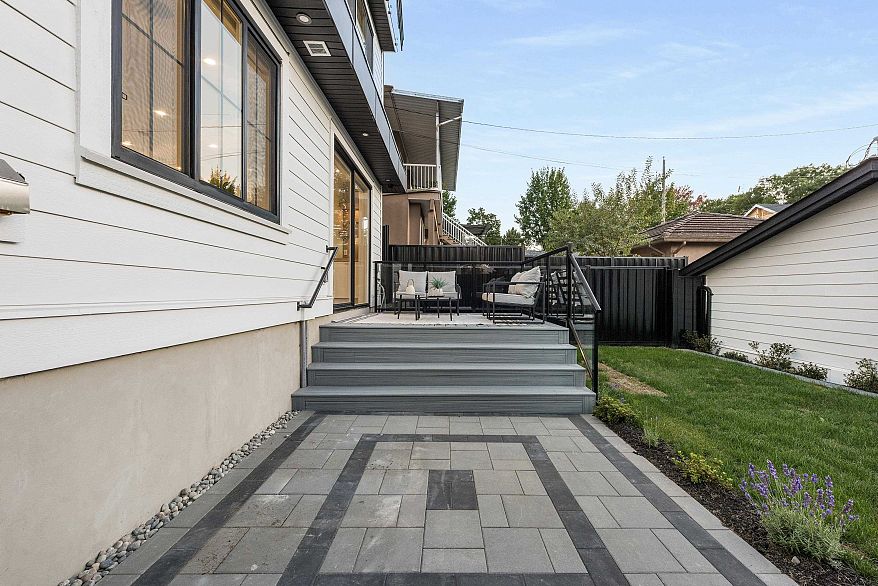 2 4855 Dumfries Street