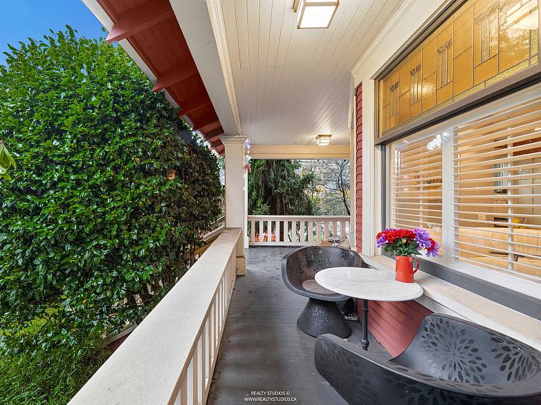 1747 Balaclava Street