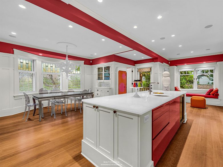 1747 Balaclava Street