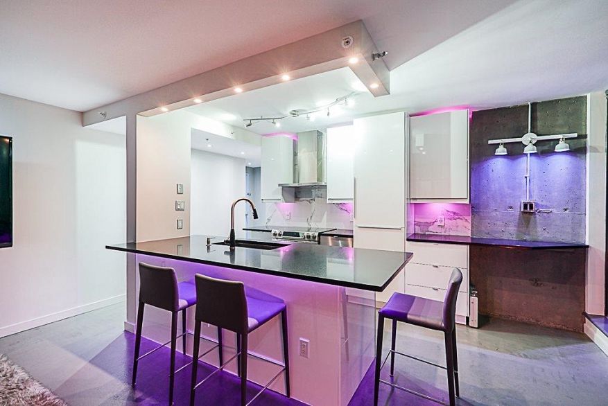 3004 438 Seymour Street