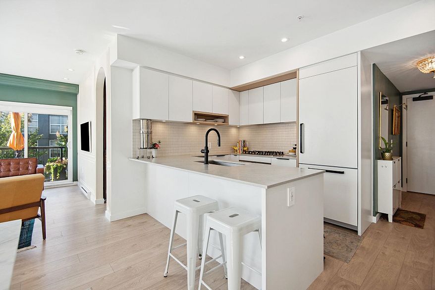 321 2520 Guelph Street