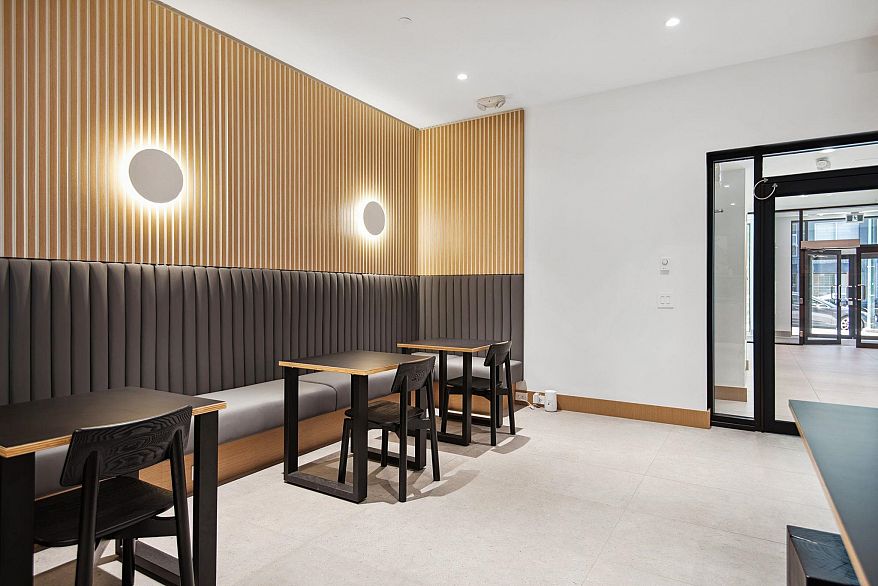 321 2520 Guelph Street