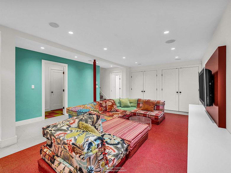 1747 Balaclava Street