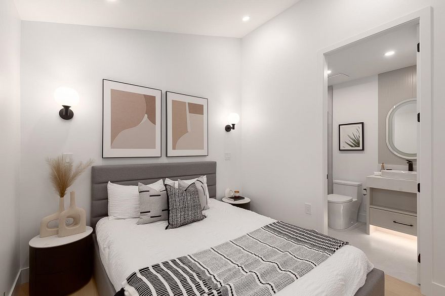 3 2976 W 13th Avenue