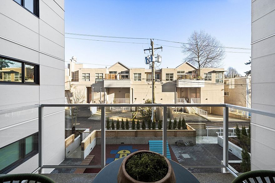 212 4928 Quebec Street