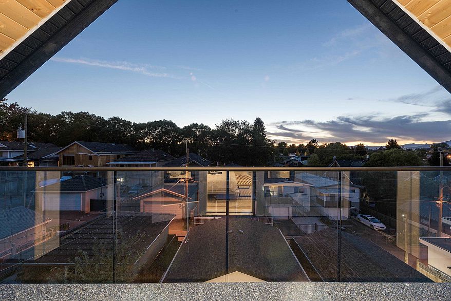 2 4855 Dumfries Street