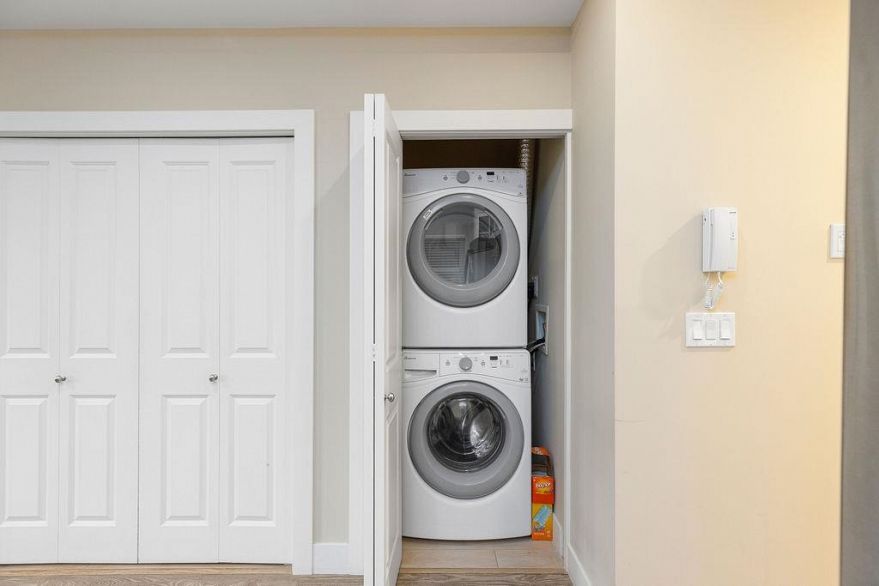 201 4577 Slocan Street