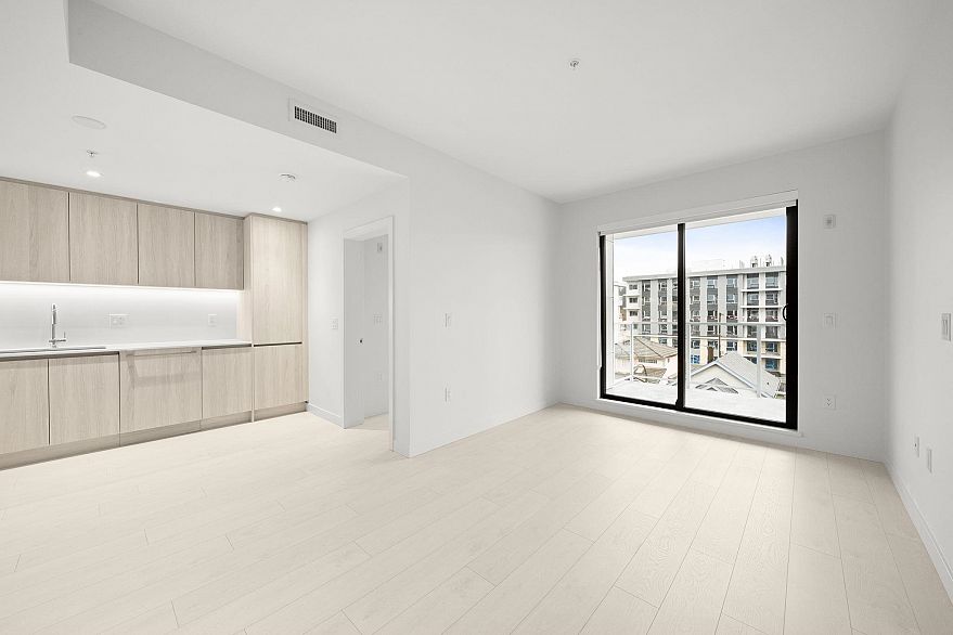 406 4928 Quebec Street