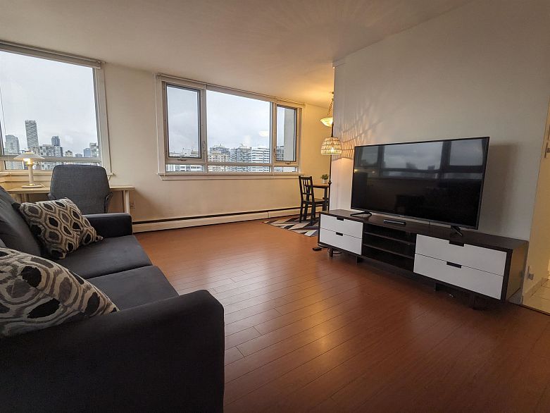 1807 1850 COMOX STREET, Vancouver BC V6G 1R3