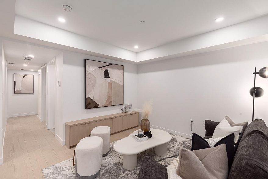 102 2329 E 34th Avenue