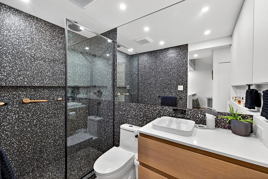 314 1429 E 4th Avenue