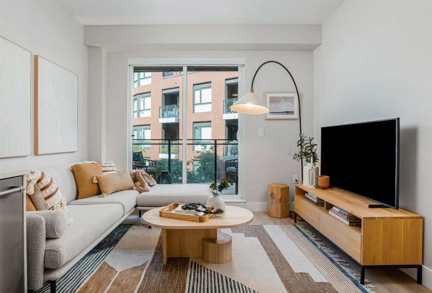 311 3588 Sawmill Crescent