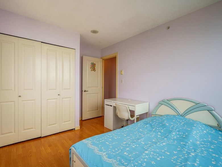 2409 3663 Crowley Drive