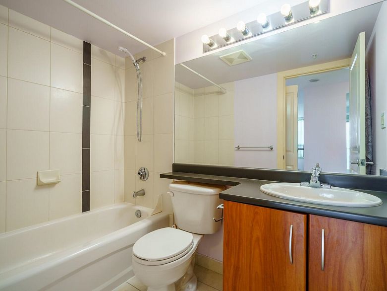 2409 3663 Crowley Drive