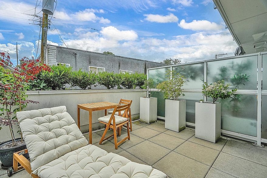 210 2508 Fraser Street