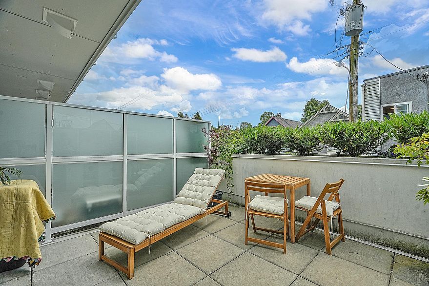 210 2508 Fraser Street