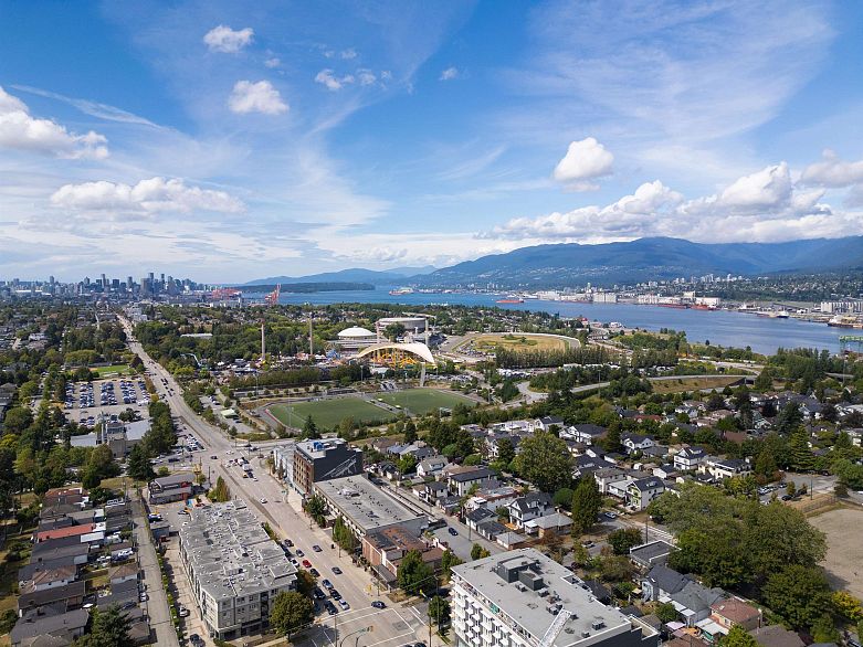 2 3466 Franklin Street