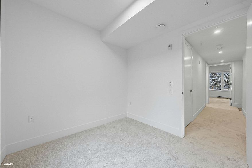 202 2075 E 1st Avenue