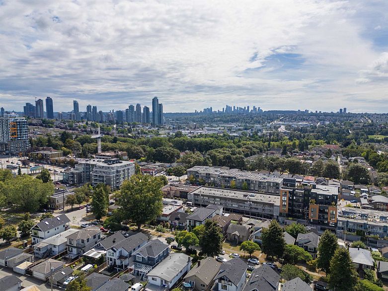 2 3466 Franklin Street