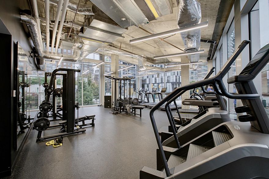 3809 1480 Howe Street