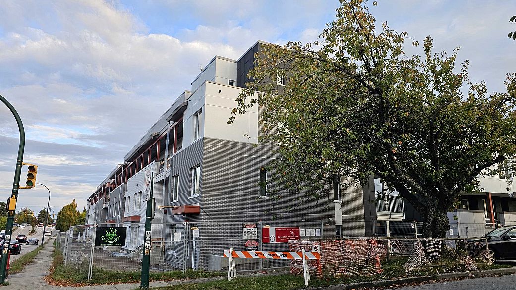 316 2250 E 1st Avenue