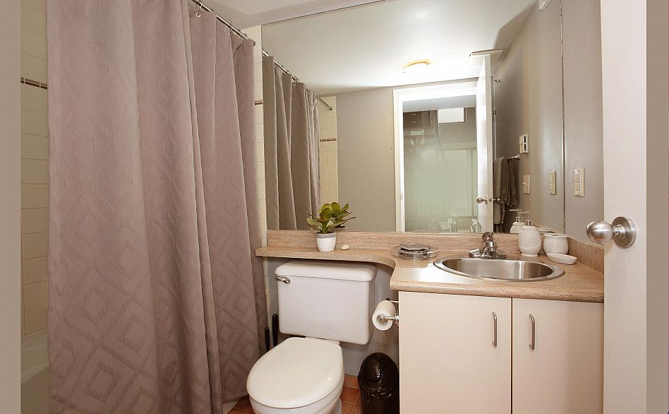 511 22 E Cordova Street