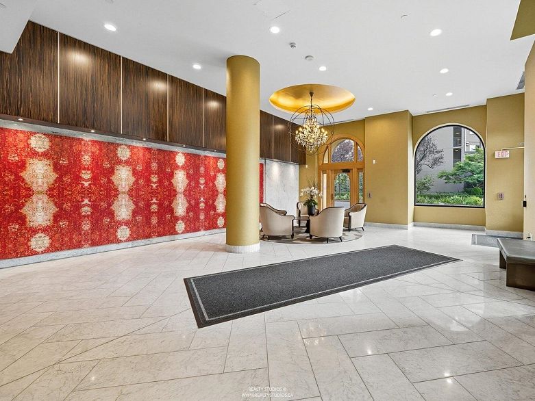 905 1221 Bidwell Street