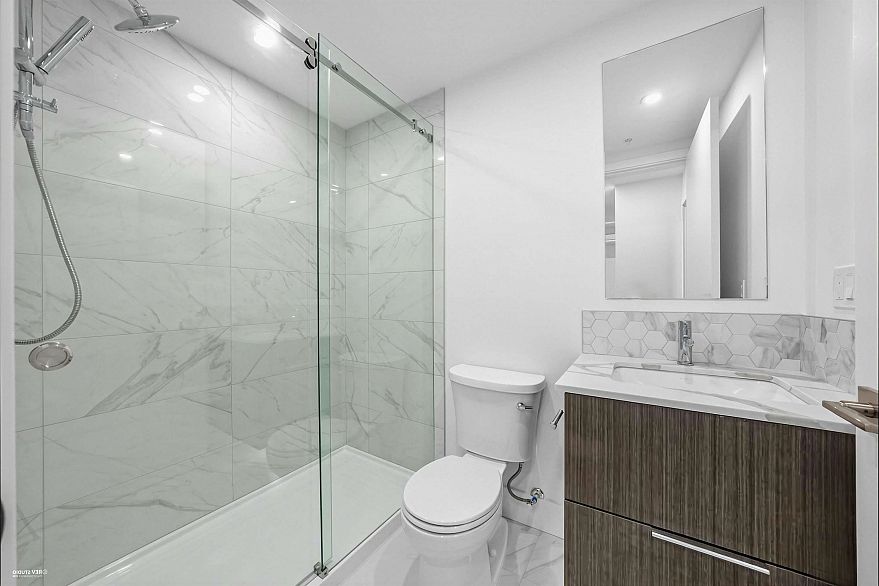 202 2075 E 1st Avenue