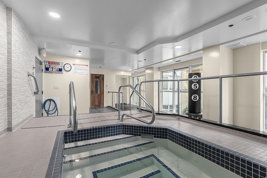 2702 1166 Melville Street