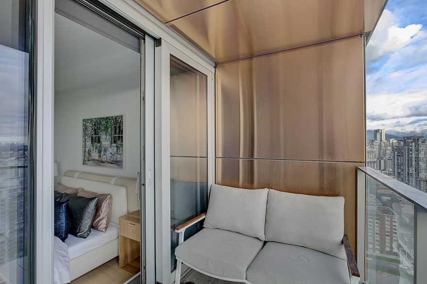 3809 1480 Howe Street