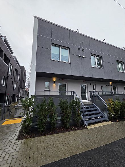 202 2075 E 1st Avenue