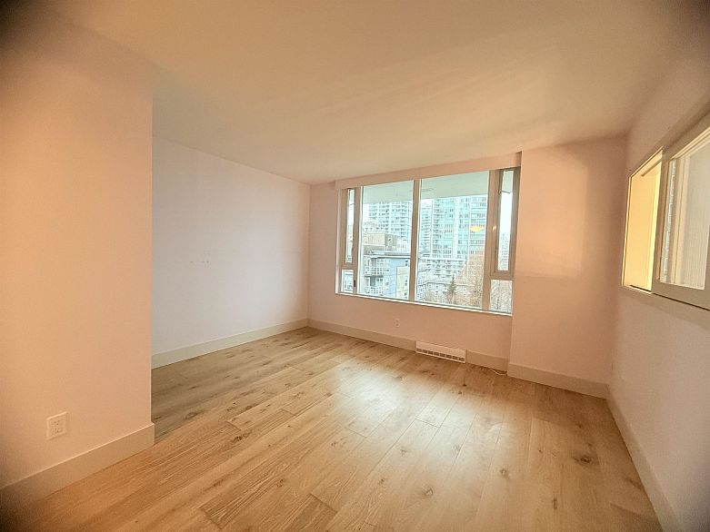 607 590 Nicola Street