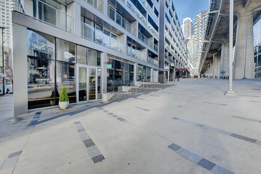 3809 1480 Howe Street