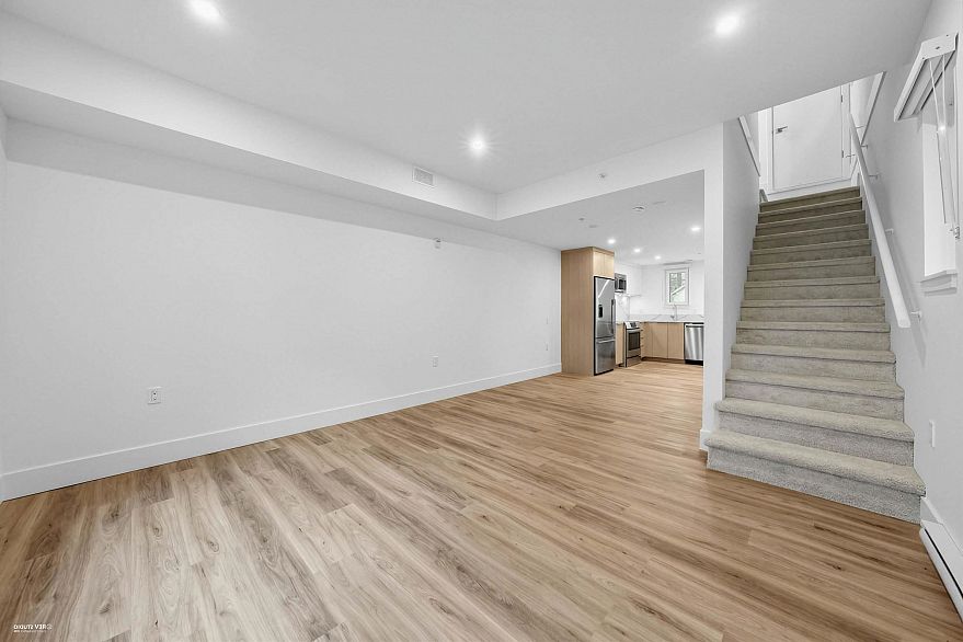 202 2075 E 1st Avenue