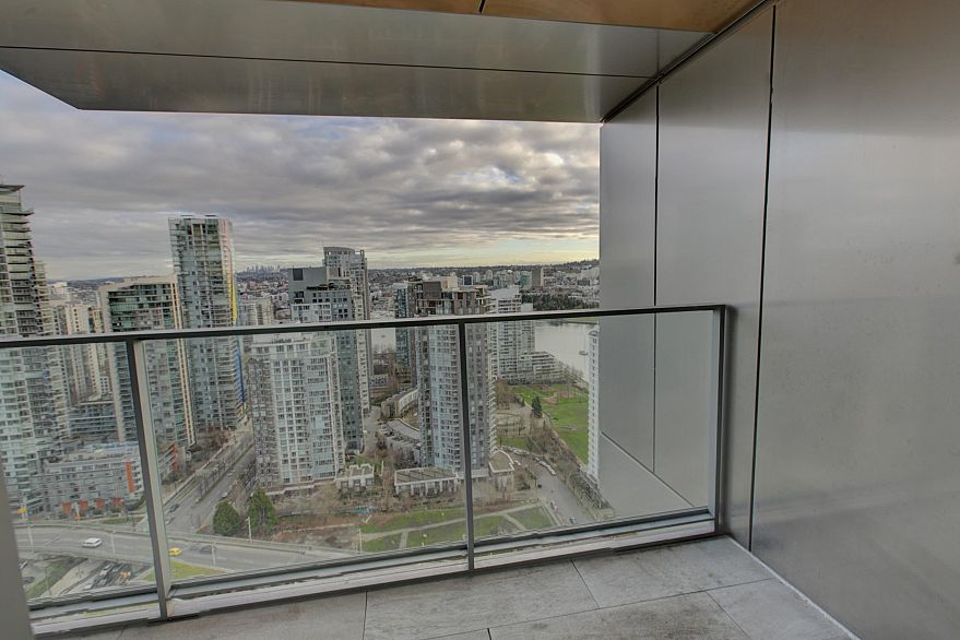 3809 1480 Howe Street