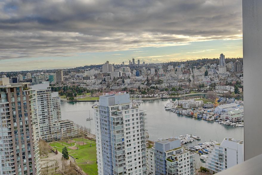 3809 1480 Howe Street