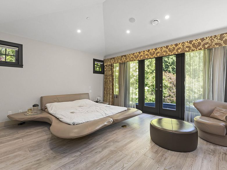 6448 Macdonald Street