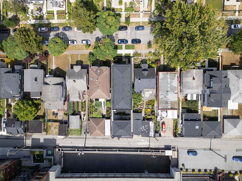 2 3466 Franklin Street