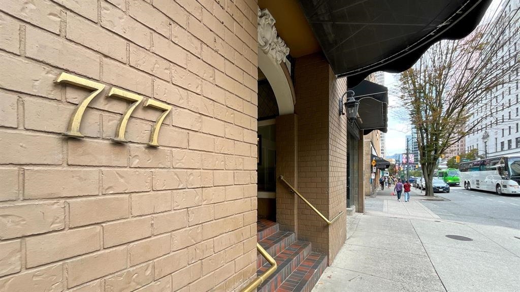 55 777 Burrard Street