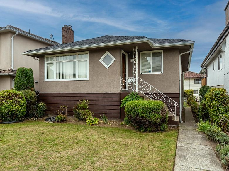 6979 Gladstone Street